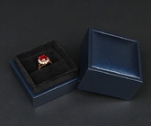 Flip Luxury Leather Jewellery Box superior com inserção Matte Lamination da espuma