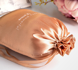 O presente personalizado do cordão da tela ensaca o saco de empacotamento do presente de seda do cetim de Glosssy para o roupa interior do brinco da joia da roupa